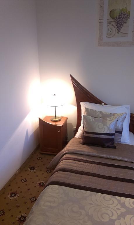 Hotel Bristol Tarnów Habitación foto