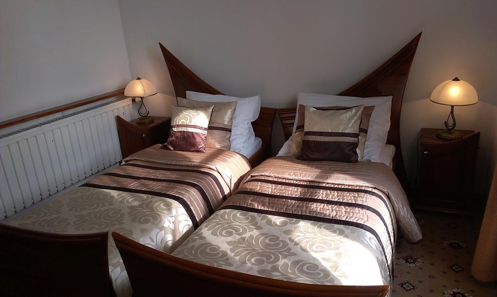 Hotel Bristol Tarnów Habitación foto